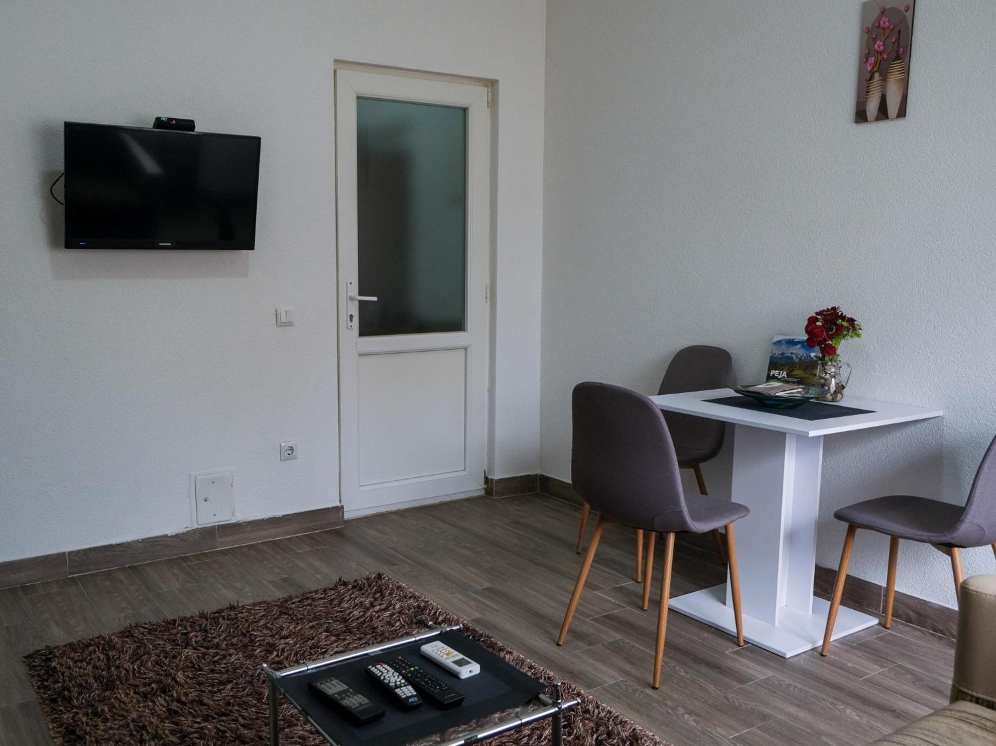 Cozy Spacious Apartment Печ Экстерьер фото